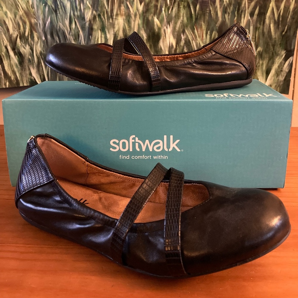 Softwalk Sierra Flat Shoe